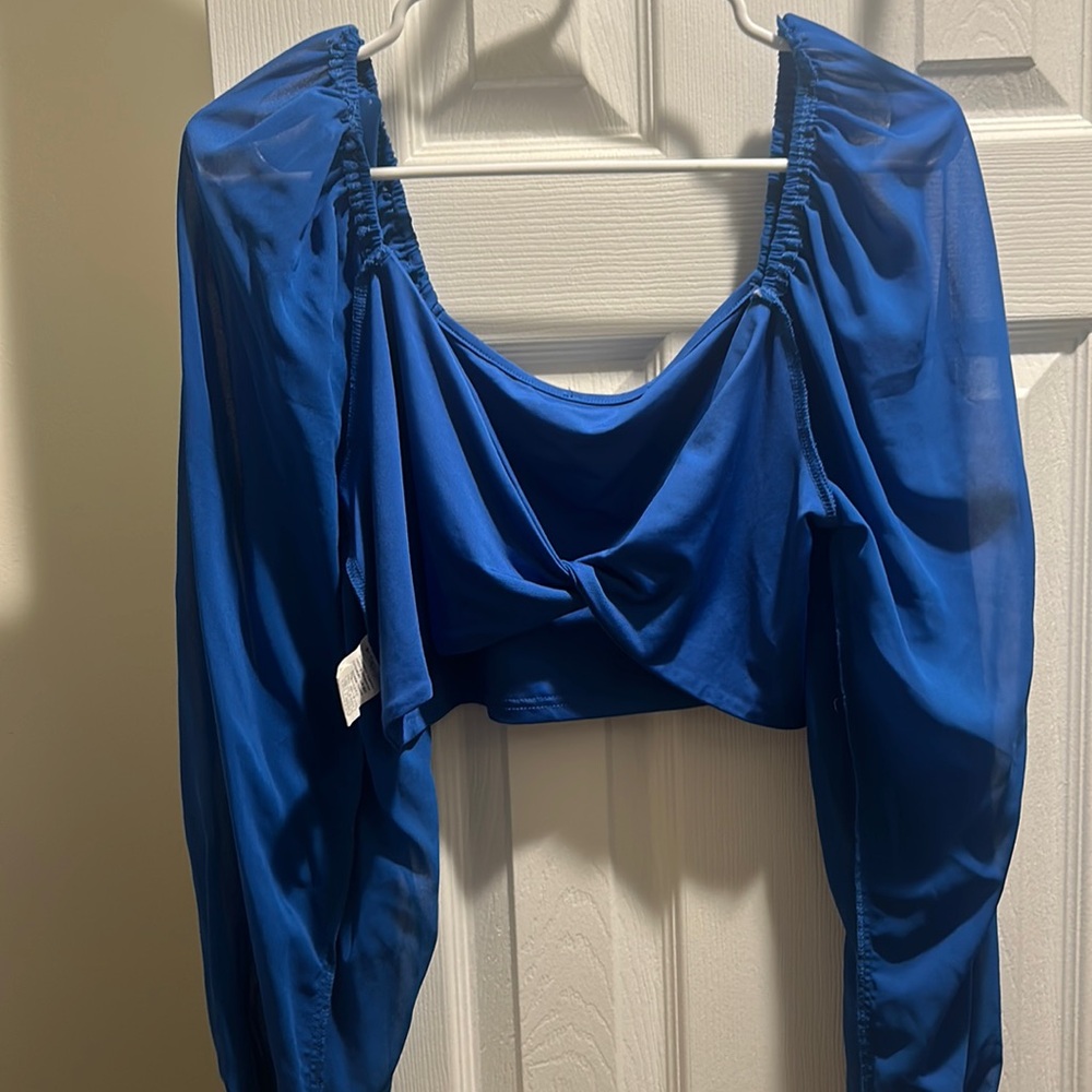 Cute blue crop top